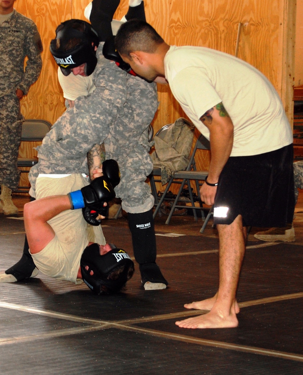 ‘Vanguard’ Battalion soldiers challenge selves, comrades with combatives competition