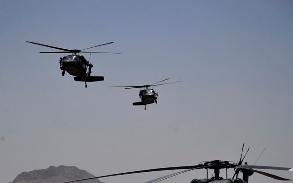 ISAF Gen. Allen visits Forward Operating Base Farah