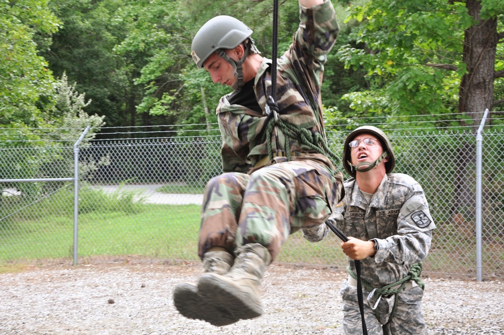 Fort Pickett hosts air assault course