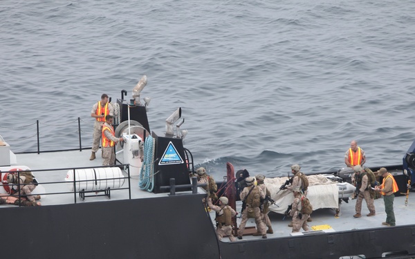 Marines conduct a counterpiracy exercise