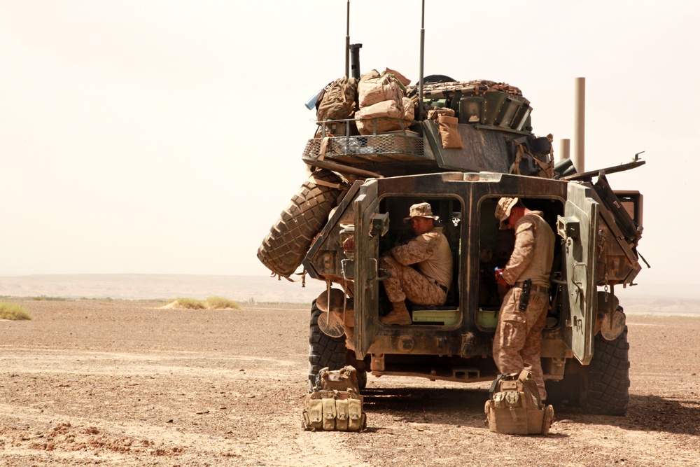 DVIDS - Images - Area of operation patrol [Image 4 of 4]