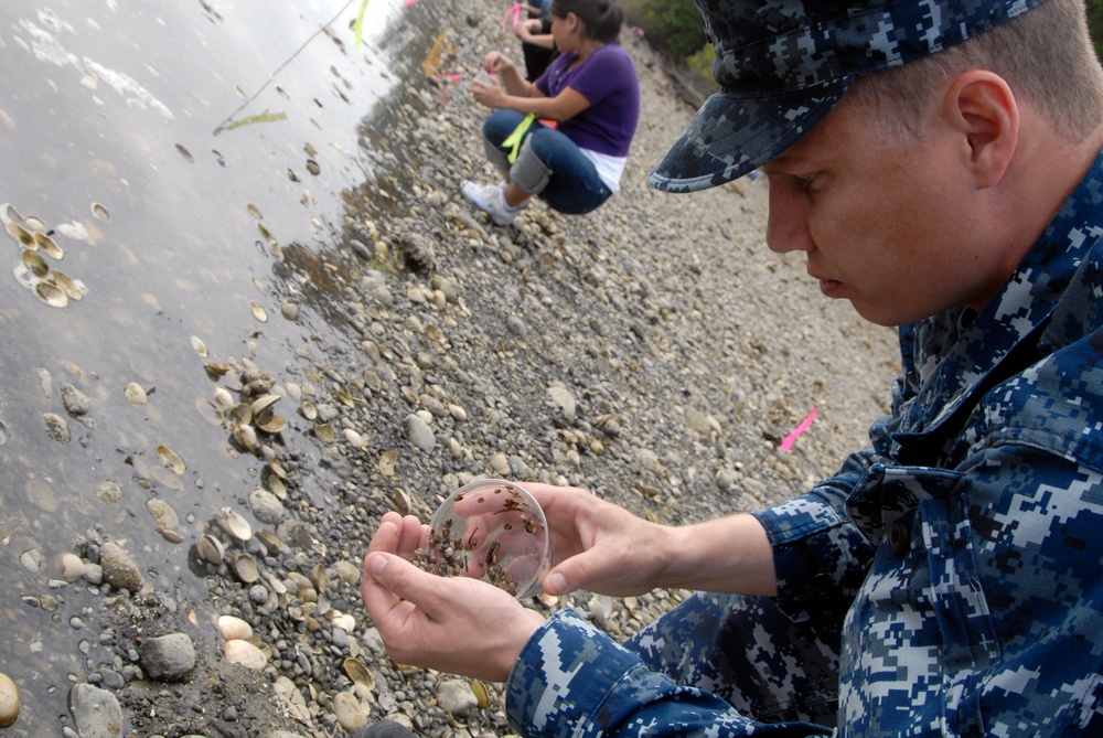 Sailors help Native Americans