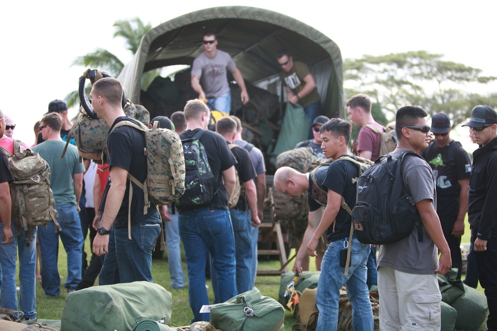 Marines arrive in Tonga