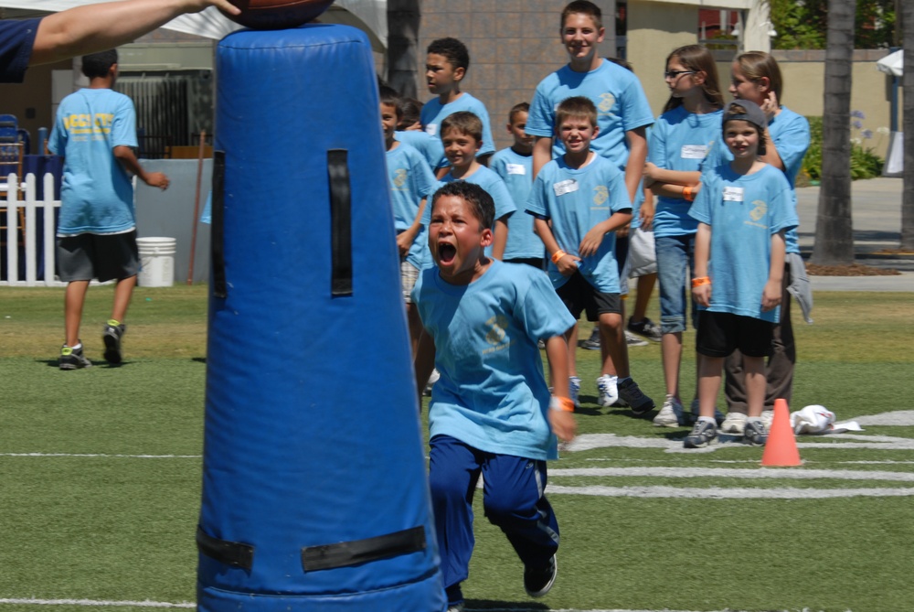 Marine Corps kids attend Chargers football camp
