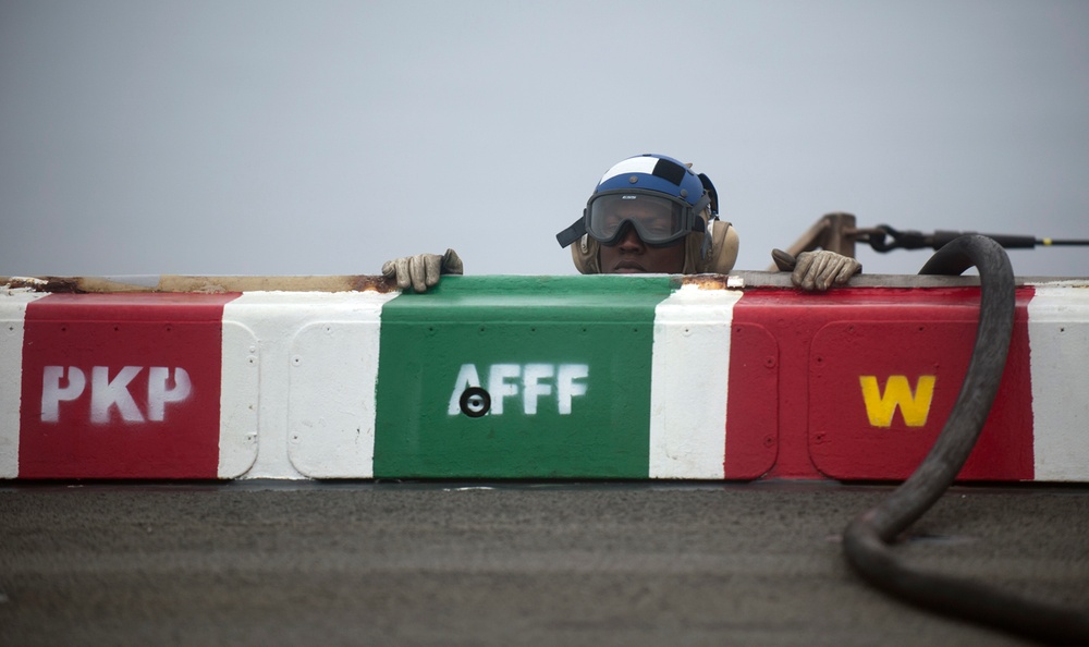 Marines, sailors train for deployment