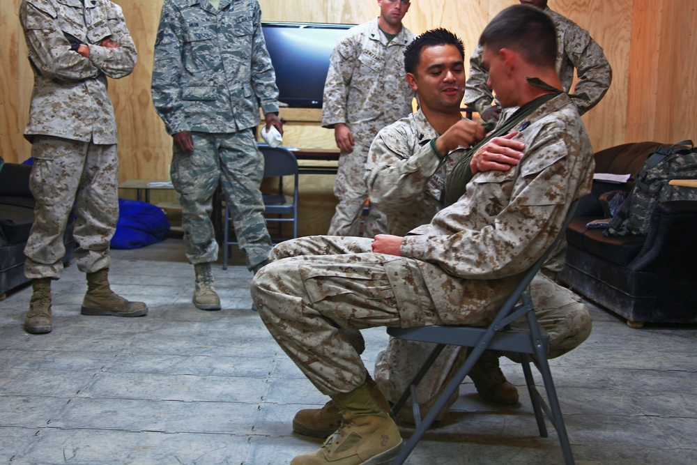 Combat lifesaver course teaches deployed troops lifesaving skills