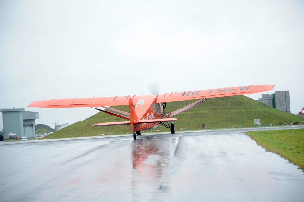 Miss Veedol demonstration flight