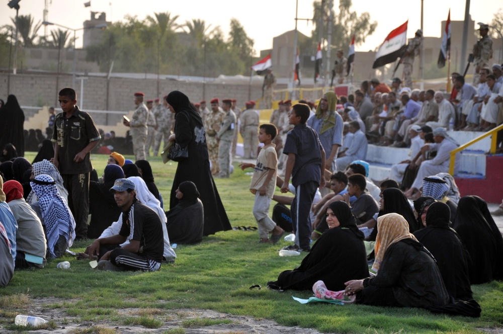 ‘Dragon’ Battalion outreach operation with 17th Iraqi Army Division provides humanitarian aid to more than 500 people in need