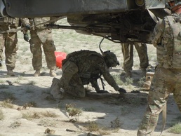 Mountain Eagle team recovers damaged aircraft