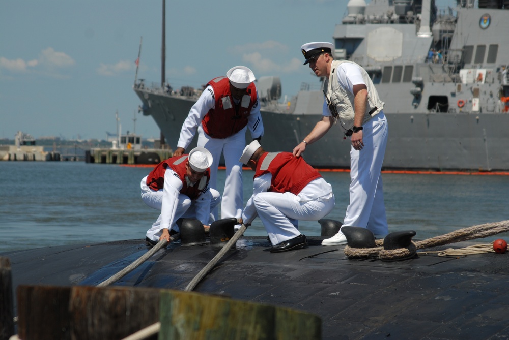 USS Scranton returns home