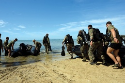 Recon Marines hit beach undetected