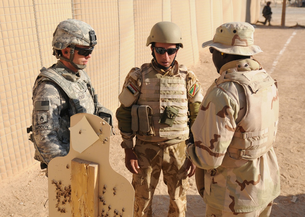 Iraqi soldiers complete marksmanship training
