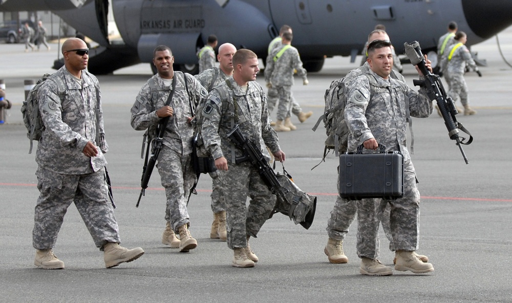 JBLM signal company returns from year-long deployment