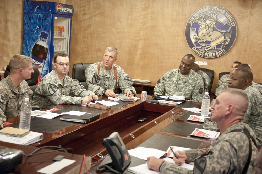 USF-I commander visits 6-9 Cavalry