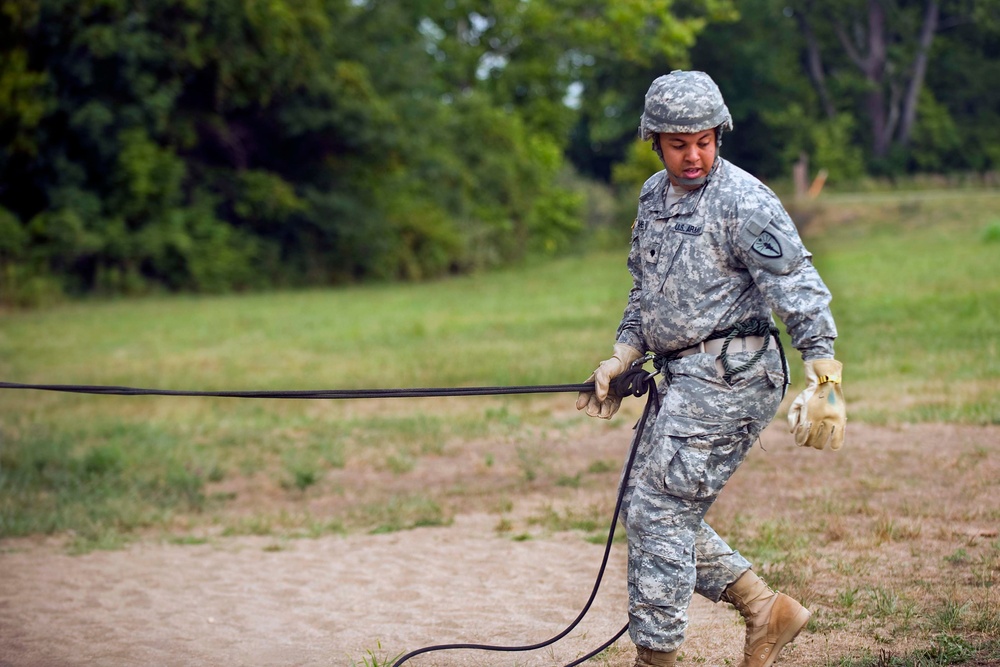 81st Troop Command soldiers brush-up on rappelling skills