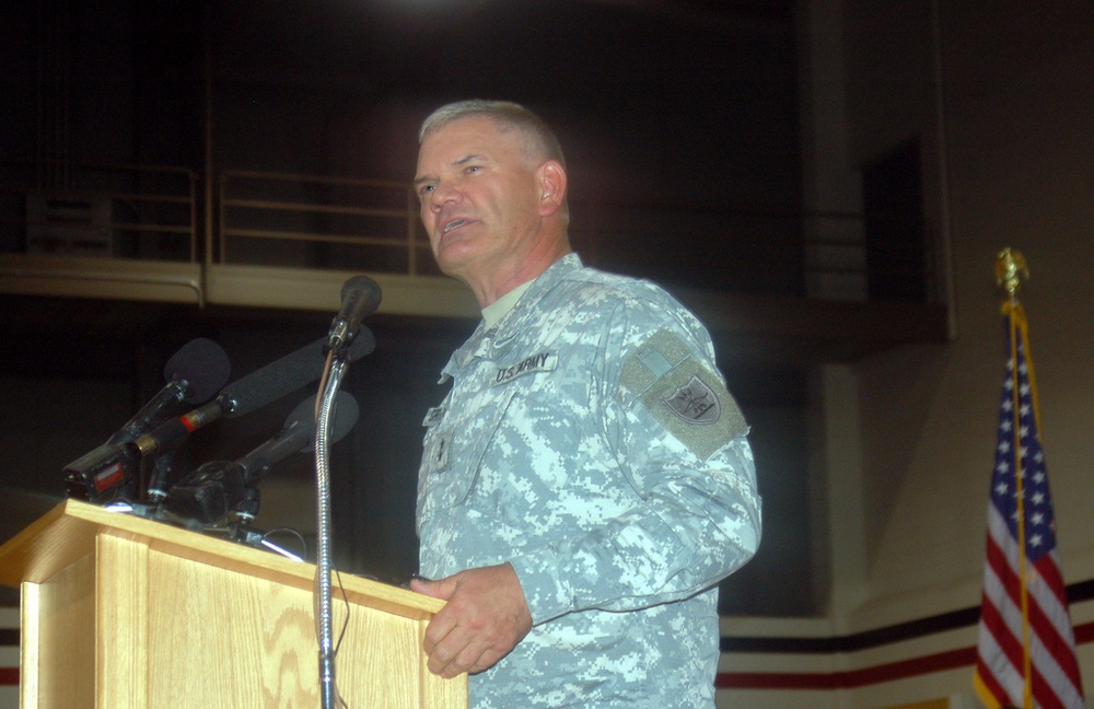 Community wishes guardsmen well on yearlong mission to Kuwait