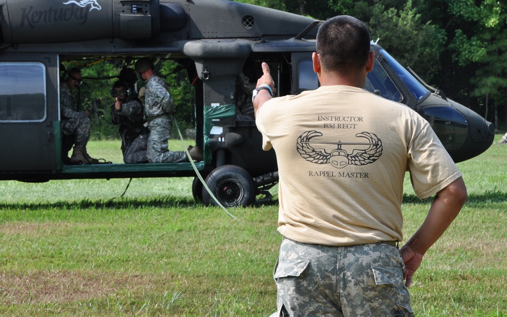 RTI teaches Rappel Master at Fort Pickett