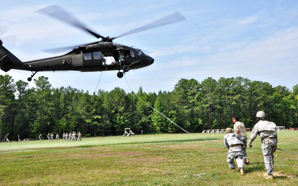 RTI teaches Rappel Master at Fort Pickett