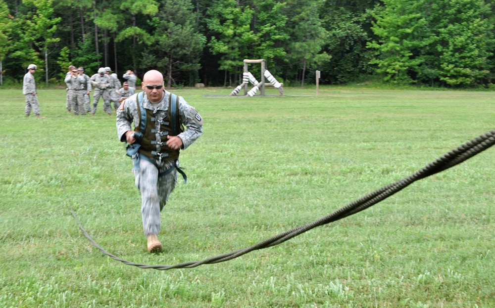 RTI teaches Rappel Master at Fort Pickett