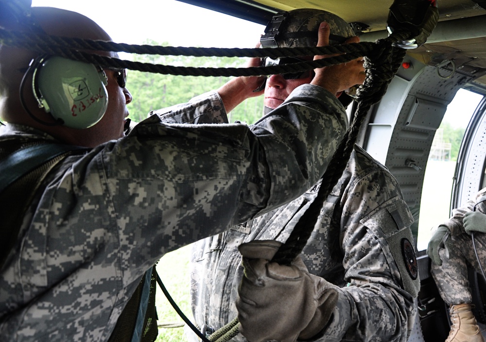 RTI teaches Rappel Master at Fort Pickett