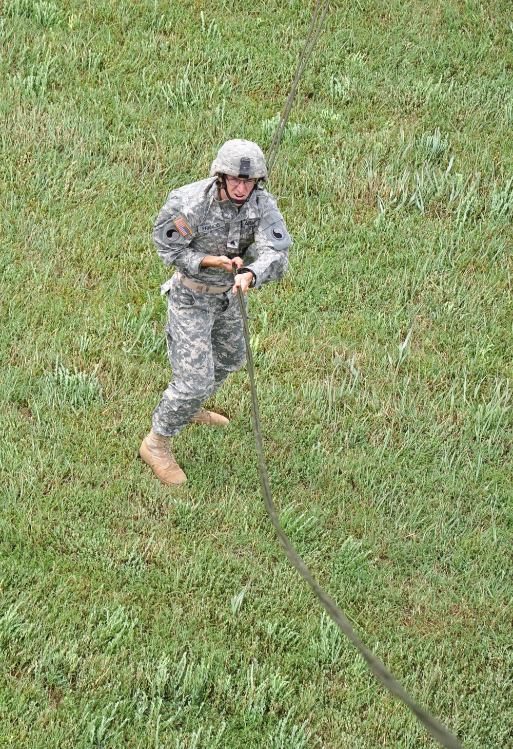 RTI teaches Rappel Master at Fort Pickett