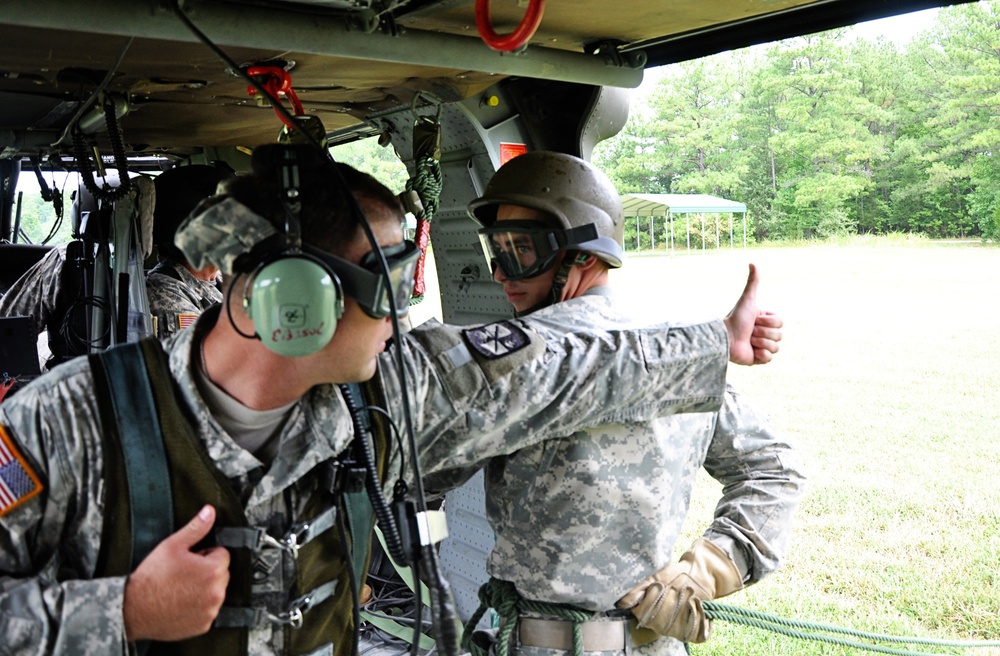 RTI teaches Rappel Master at Fort Pickett