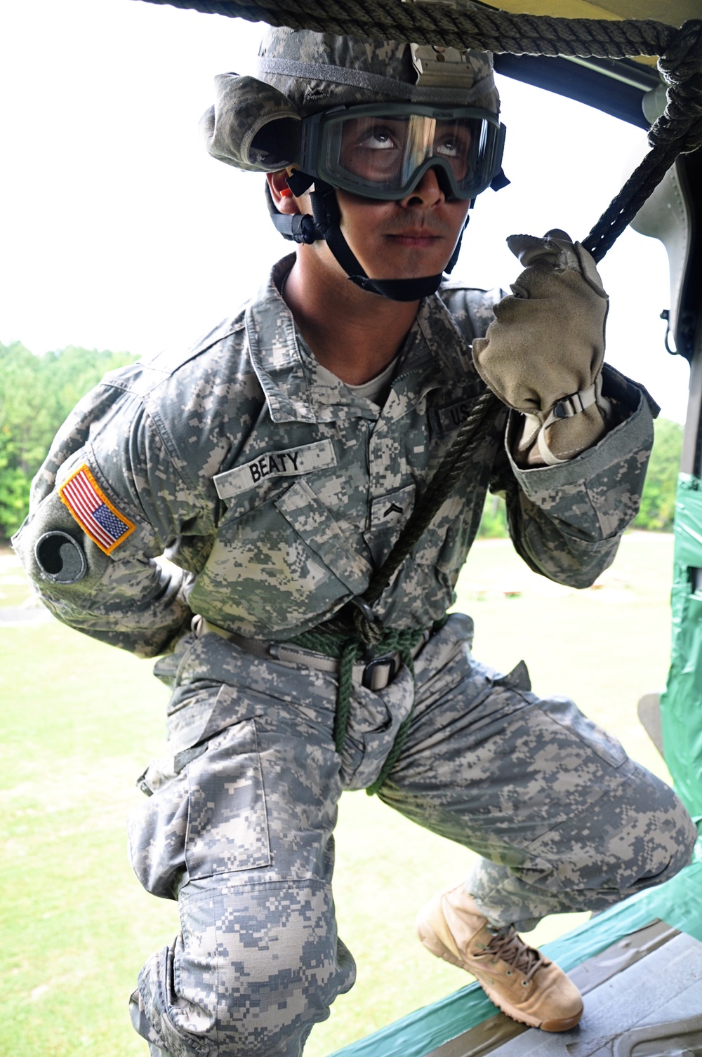 RTI teaches Rappel Master at Fort Pickett