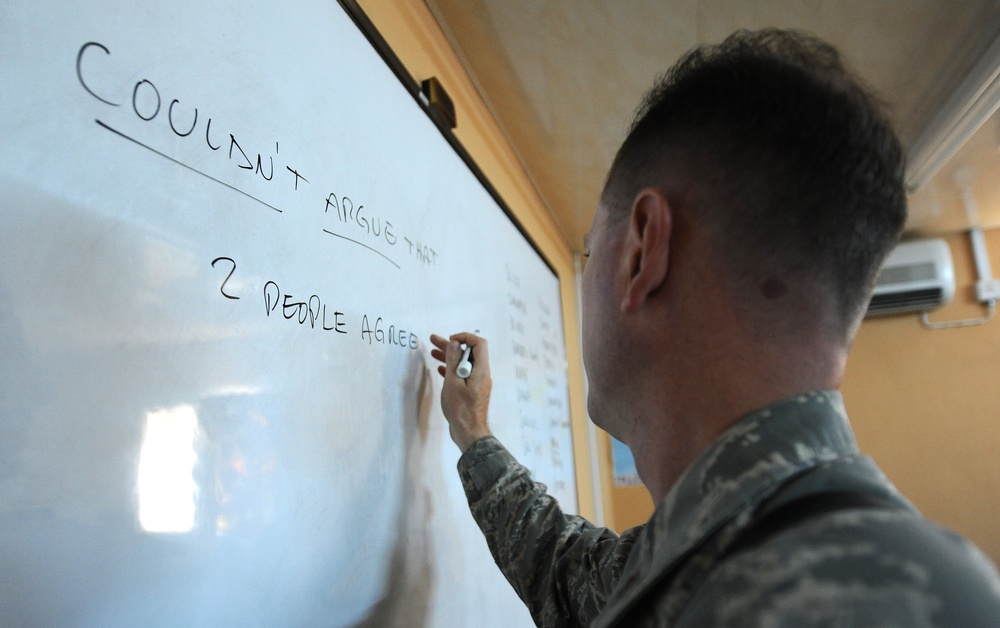 Iraqi maintainers learn English
