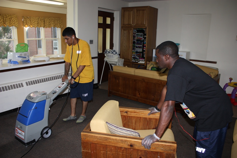 USS Mahan sailors assist with clean-up project