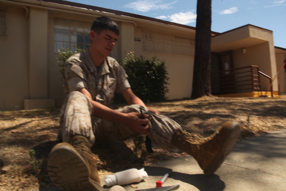 Marines learn to save lives through course