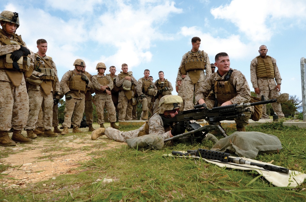 Ninth Engineer Support Battalion Marines become M-240B experts