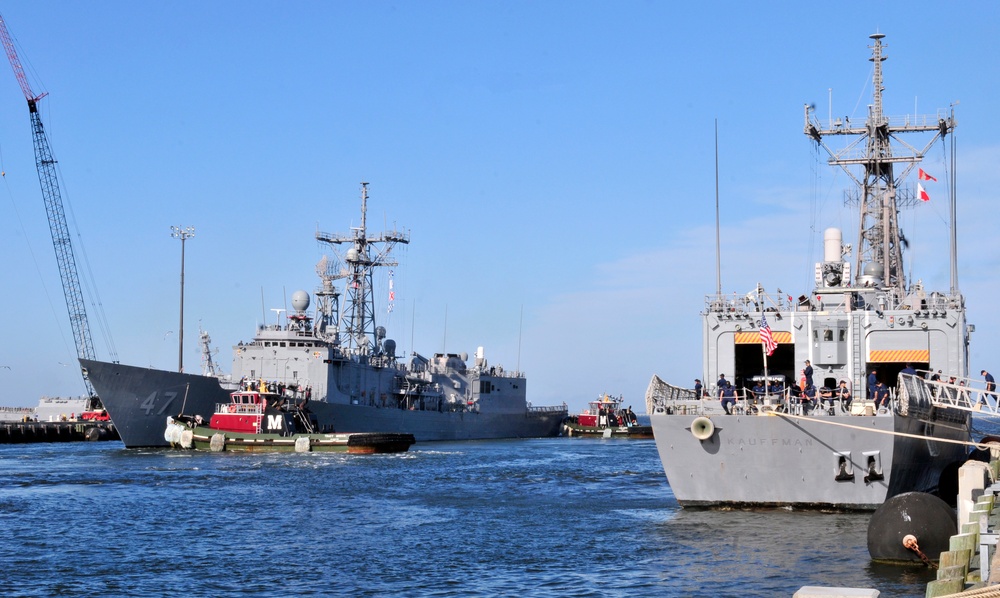 US Navy ships depart Naval Station Norfolk ahead of Hurricane Irene