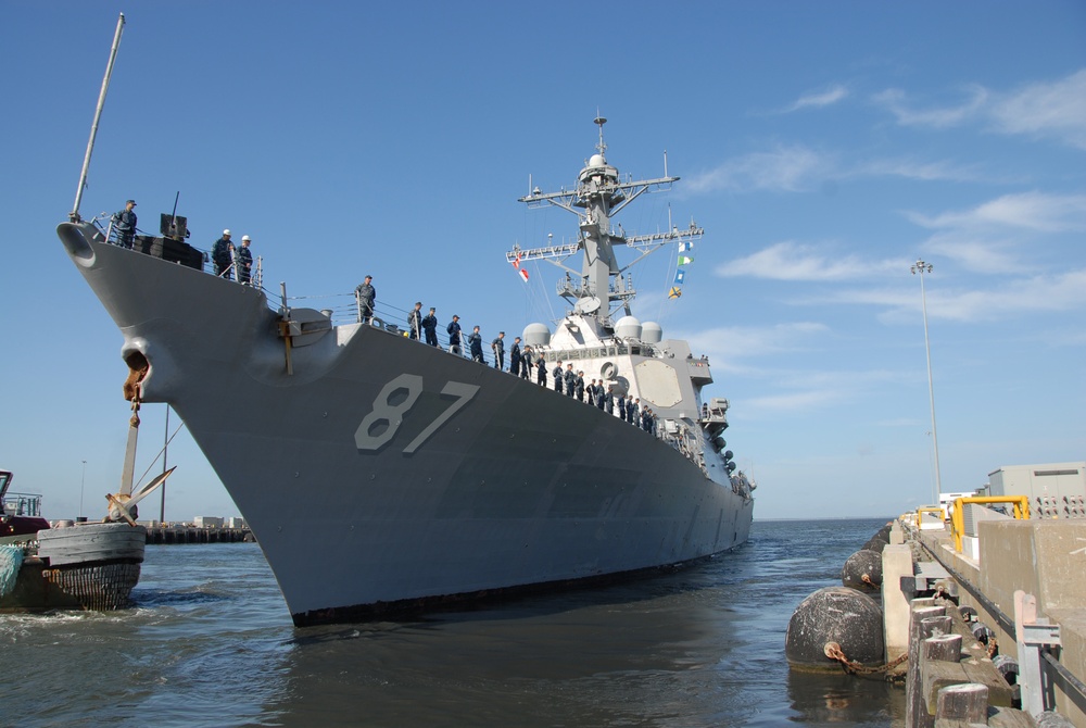 The Arleigh Burke-class guided-missile destroyer  USS Mason (DDG 87) departs Naval Station Norfolk in advance of Hurricane Irene