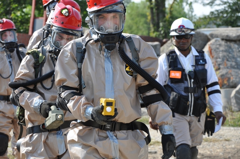 CERFP recon team searches for injured during validation training