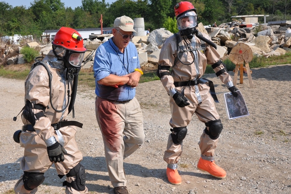 CERFP recon team searches for injured during validation training
