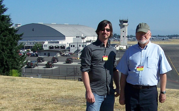 Artists cover air mobility events, places for Air Force Art Program