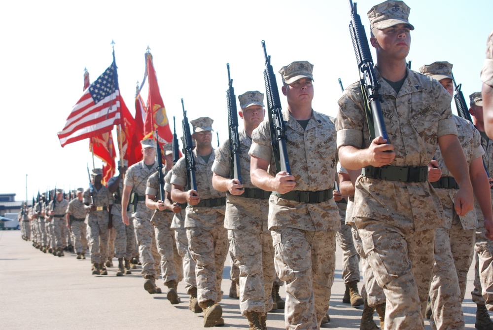 Col. Holmes takes command of Marine Aircraft Group 41