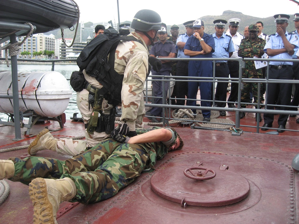 East African Navies, Coast Guards train in Mauritius during APS