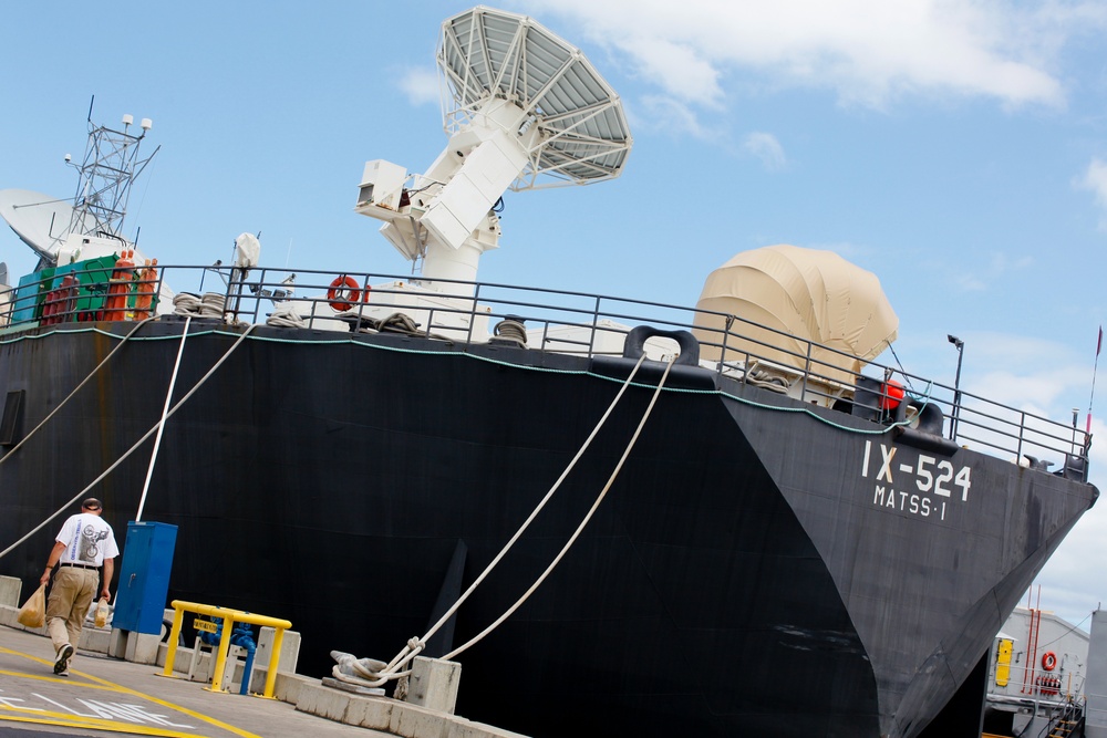 Sailors train on sensor barge