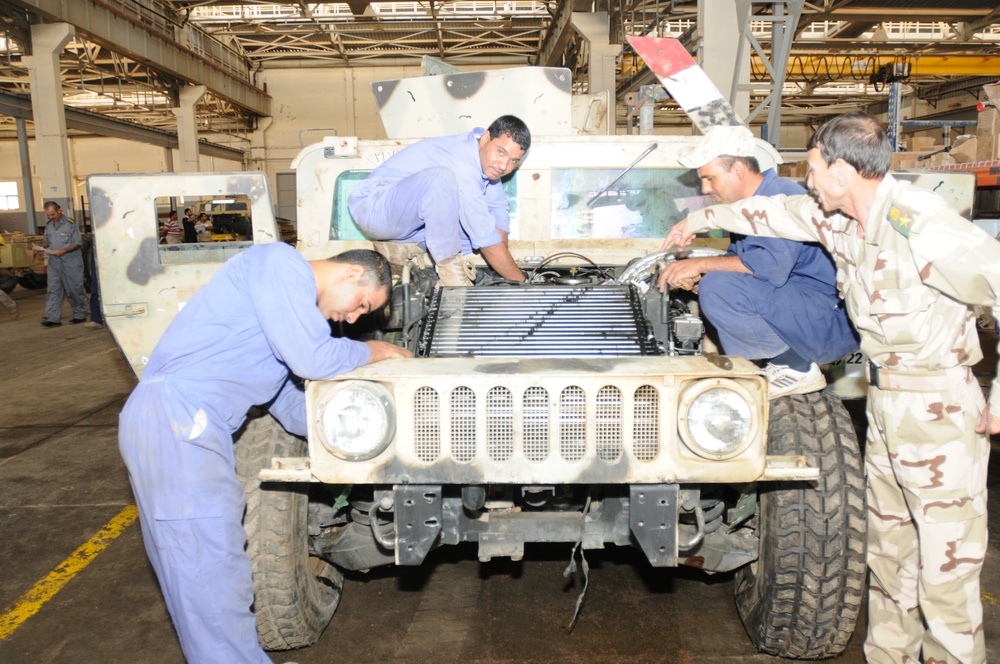 Iraqi soldiers take life by the wheels