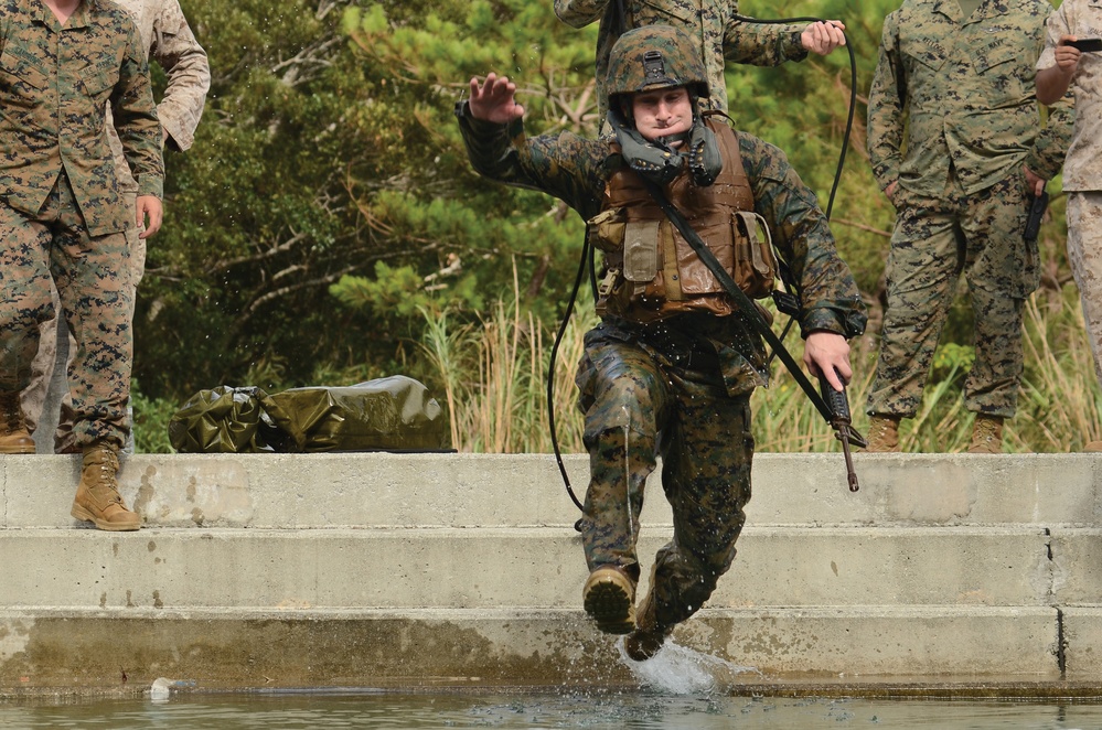 Marines develop hasty tactical water-crossing techniques