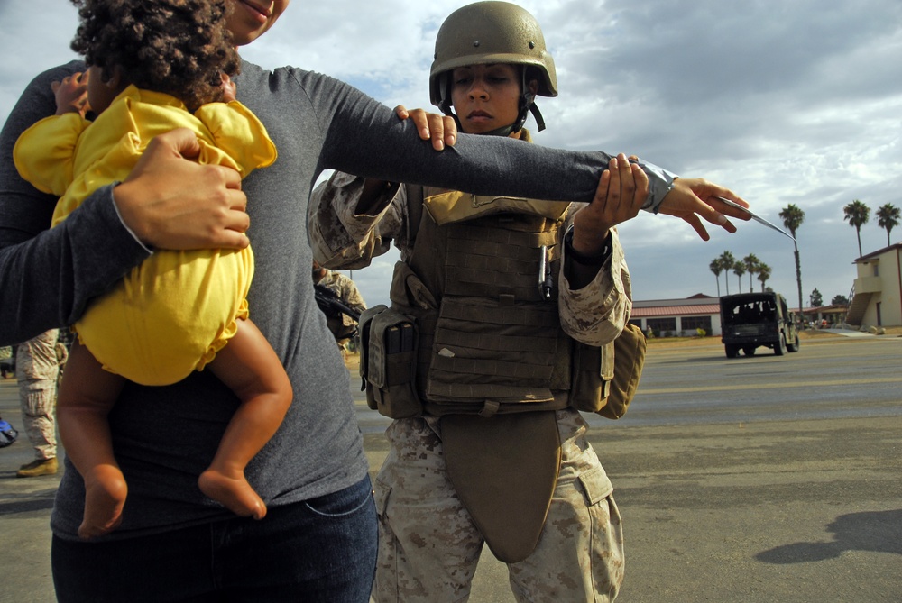 Logistics, artillery Marines train to evacuate civilians