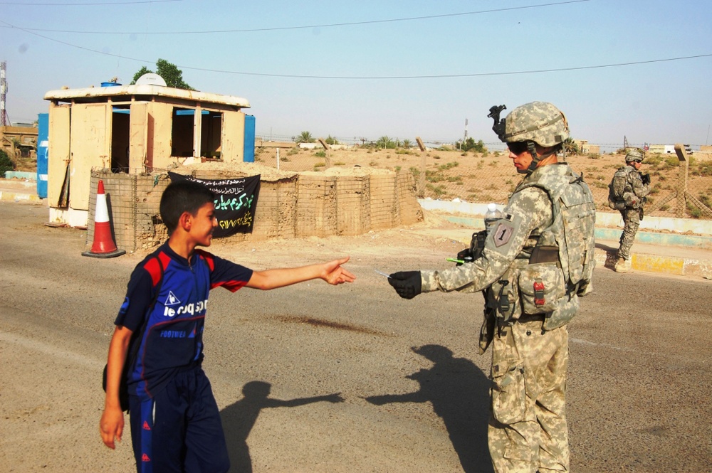 ‘Vanguard’ Battalion infantrymen provide security during Iraq base closure