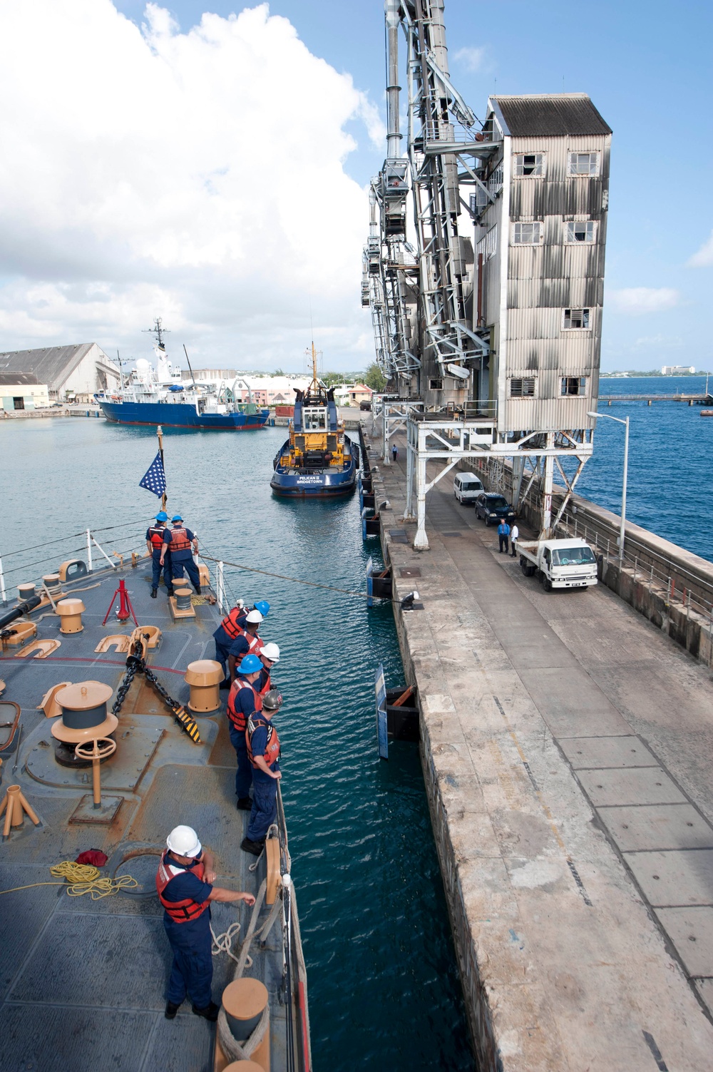 USCGC Forward crew moors in Barbados