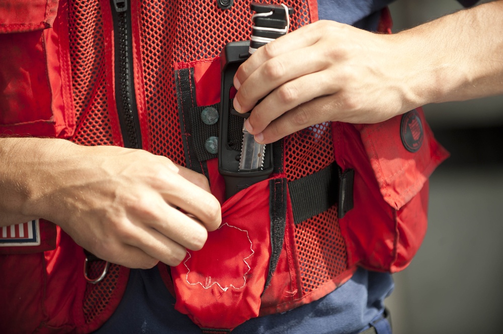 USCGC Forward crew conducts small boat university