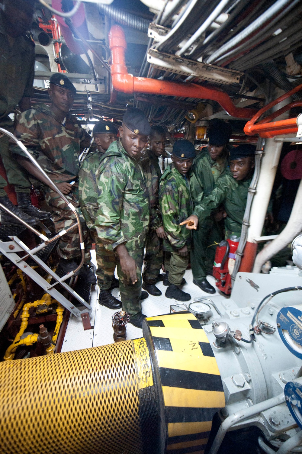 USCGC Forward crew trains with Guinean navy