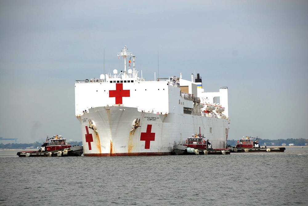 USNS Comfort arrives in Norfolk