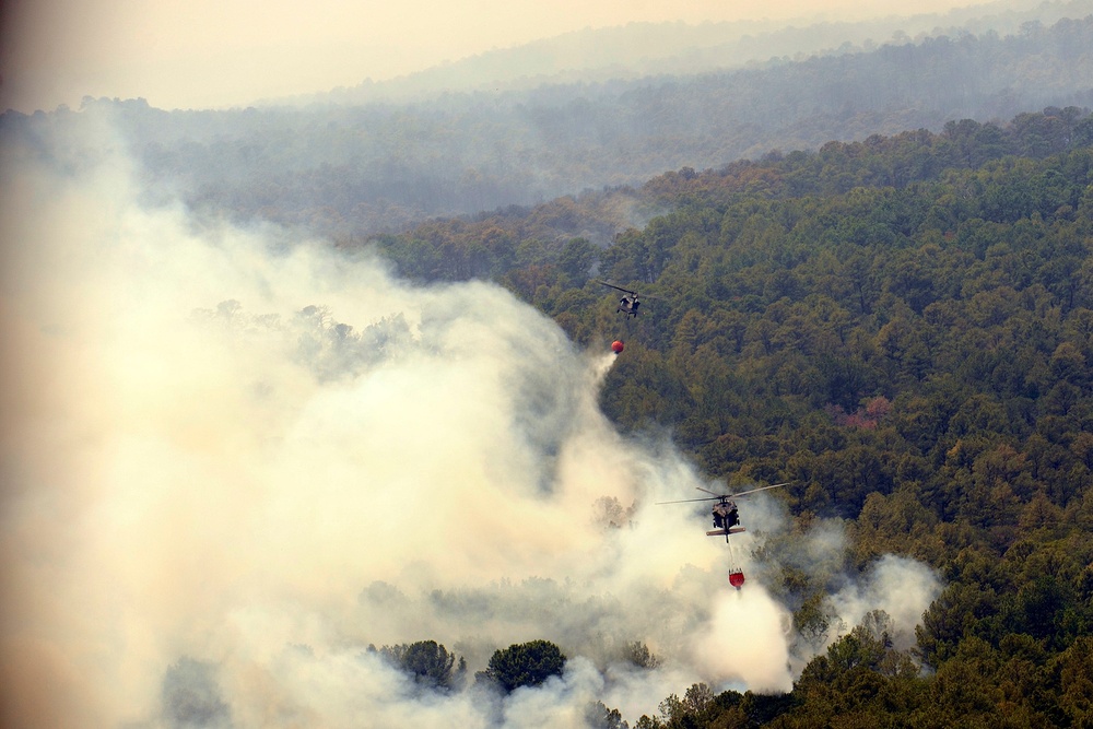 Texas National Guard helicopters battle Bastrop blaze