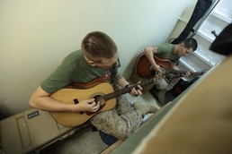 13th MEU Marines 'get jammin'