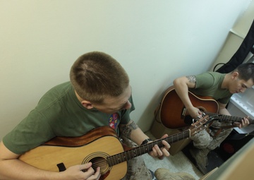 13th MEU Marines 'get jammin'
